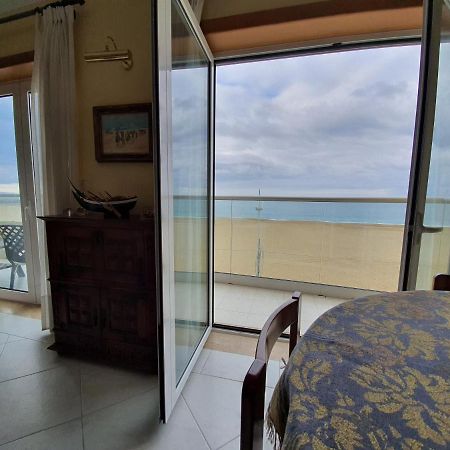 Nazare Apartamento Em Frente Ao Mar מראה חיצוני תמונה